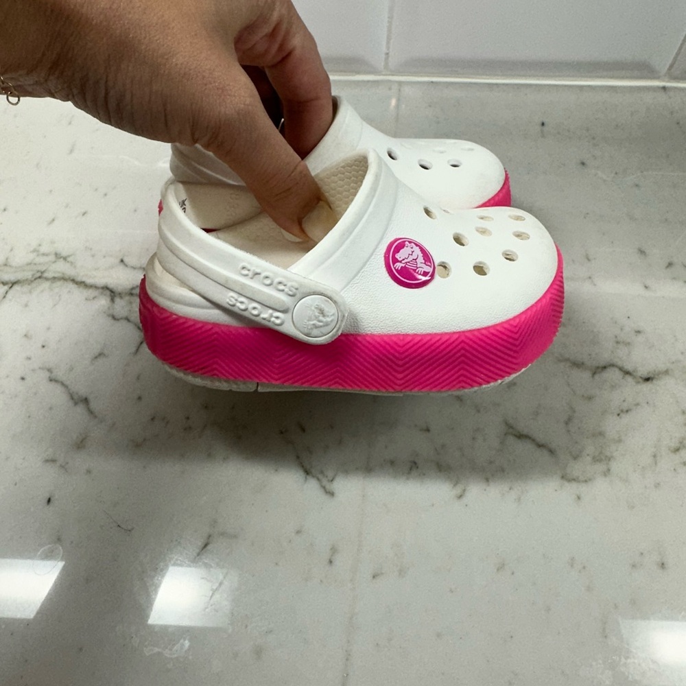 CROCS Kids Light Up White and Pink Slippers